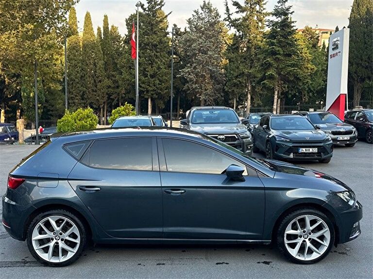 SEAT LEON