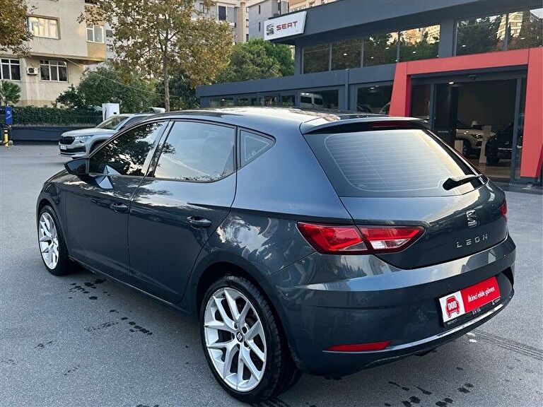 SEAT LEON