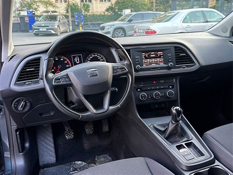SEAT LEON