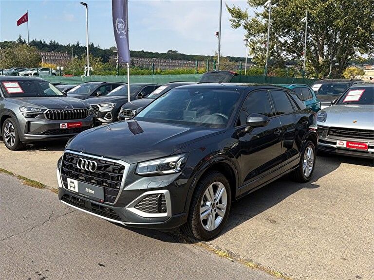 AUDI Q2