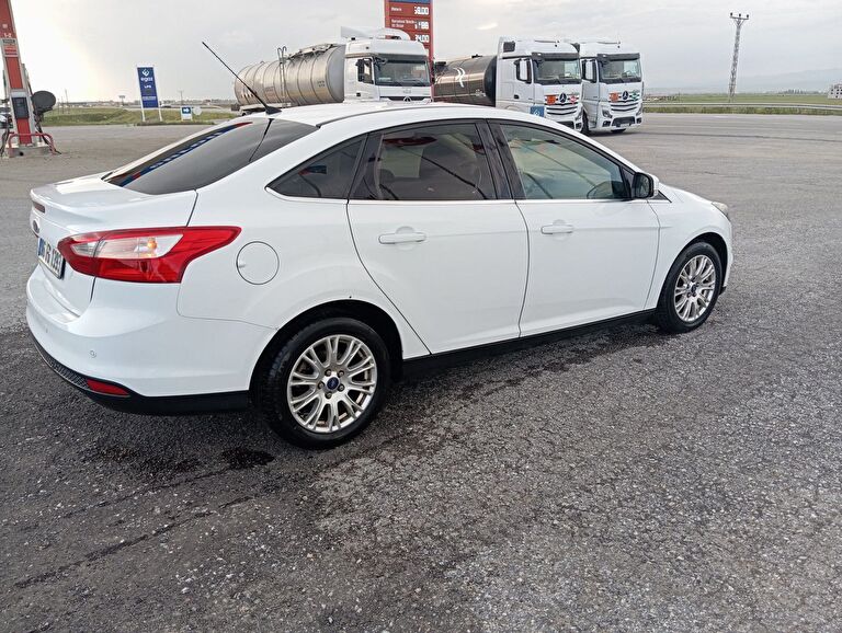 FORD FOCUS