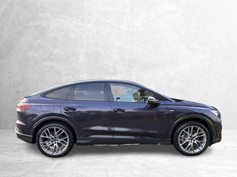 AUDI Q4 SPORTBACK