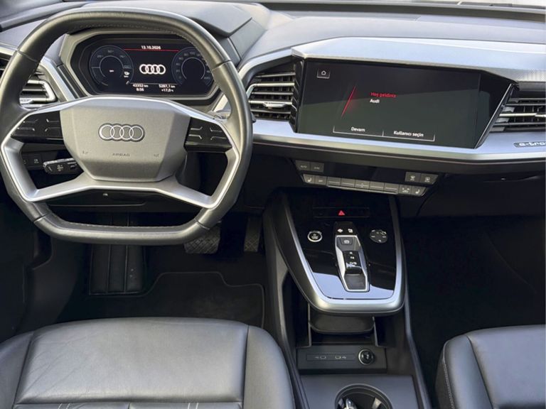 AUDI Q4 SPORTBACK