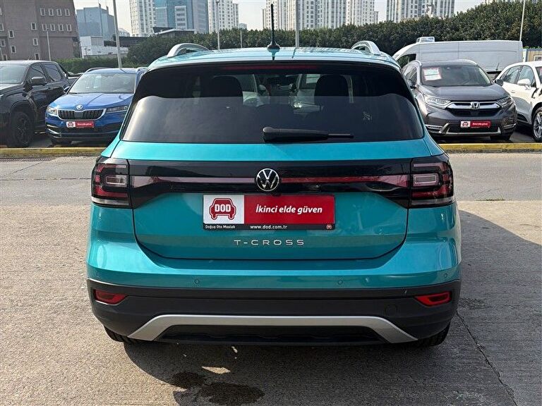 VOLKSWAGEN T-CROSS