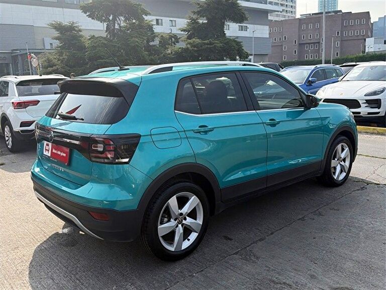 VOLKSWAGEN T-CROSS
