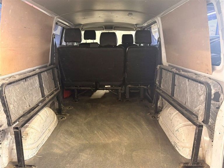 VOLKSWAGEN TRANSPORTER