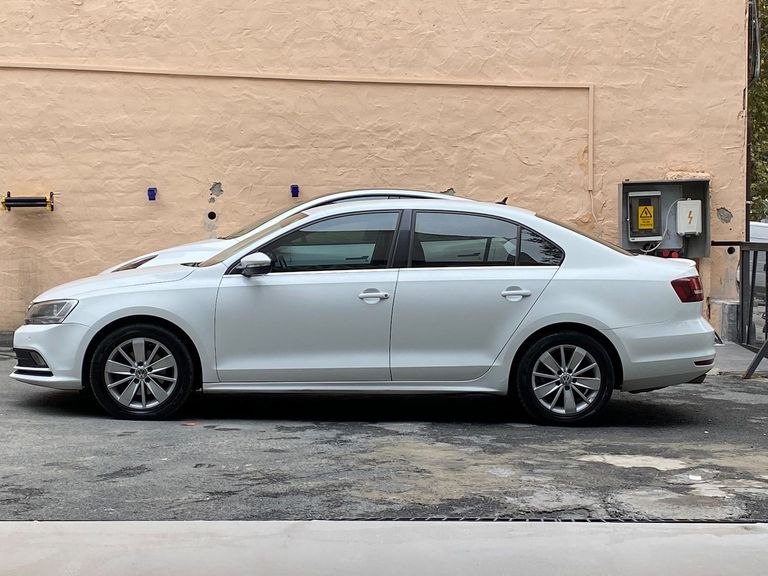 VOLKSWAGEN JETTA