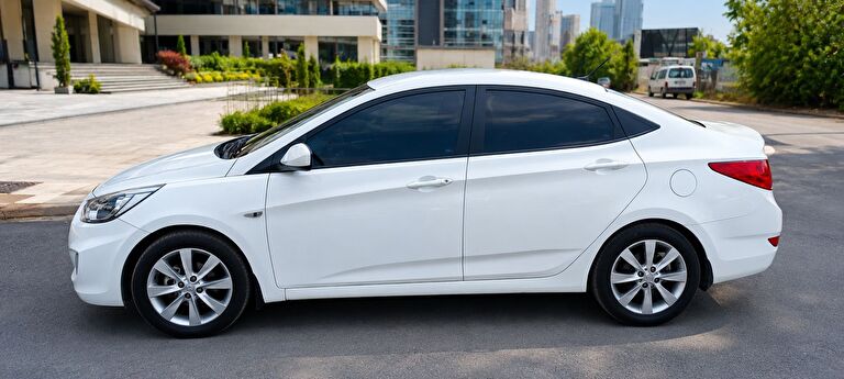 HYUNDAI ACCENT BLUE