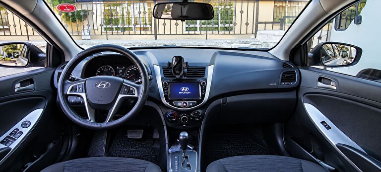 HYUNDAI ACCENT BLUE