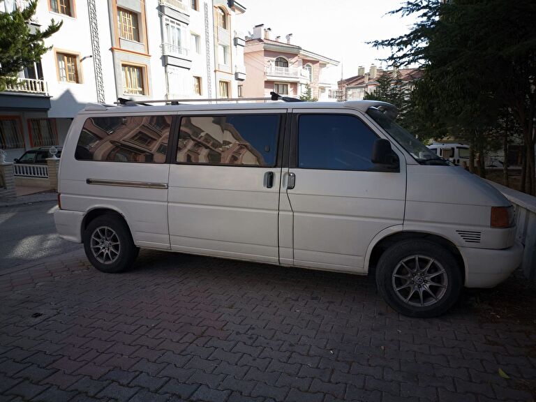 VOLKSWAGEN TRANSPORTER