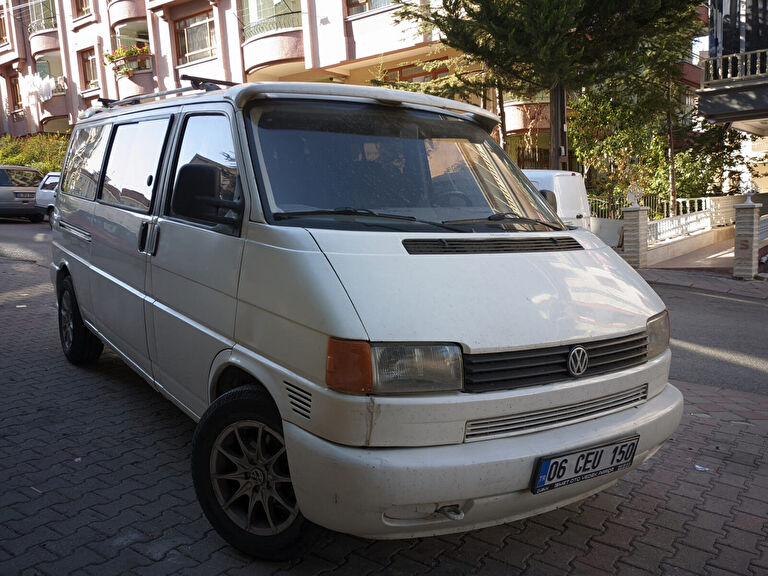 VOLKSWAGEN TRANSPORTER