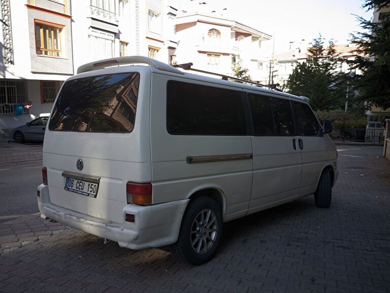 VOLKSWAGEN TRANSPORTER