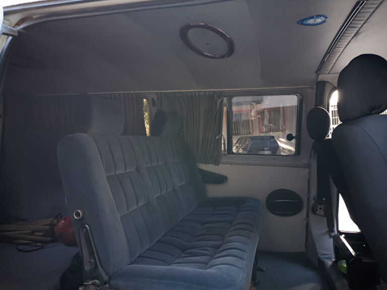 VOLKSWAGEN TRANSPORTER