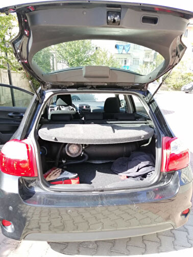 TOYOTA AURIS