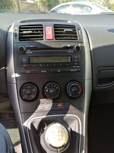 TOYOTA AURIS