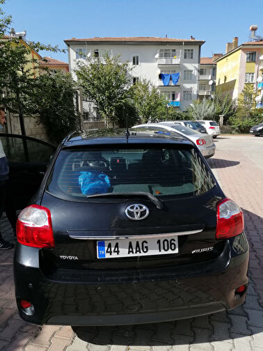 TOYOTA AURIS