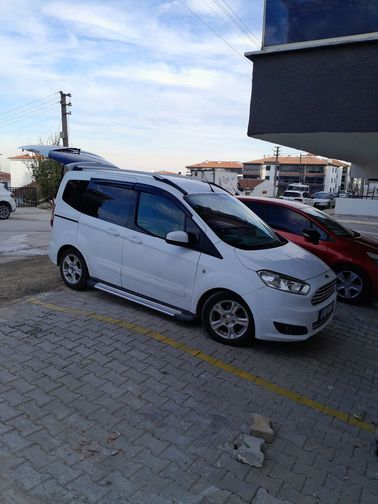 FORD TOURNEO COURIER