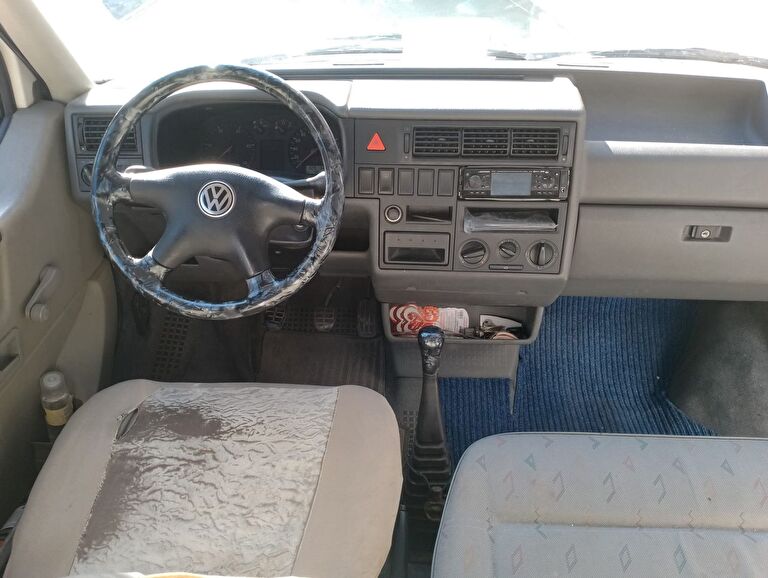 VOLKSWAGEN TRANSPORTER