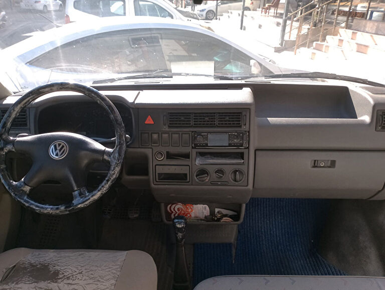 VOLKSWAGEN TRANSPORTER