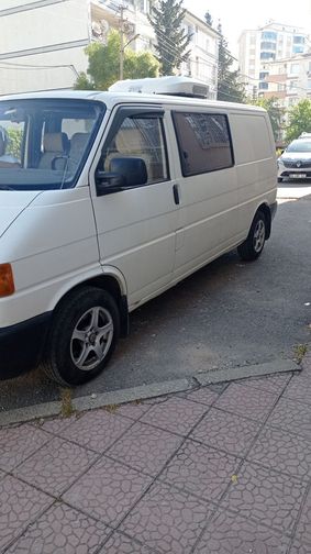 VOLKSWAGEN TRANSPORTER