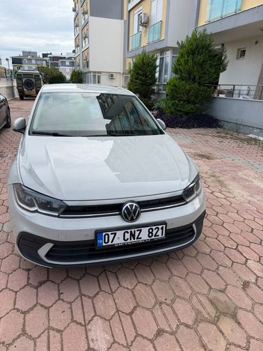 VOLKSWAGEN POLO