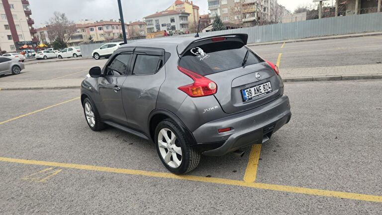 NISSAN JUKE