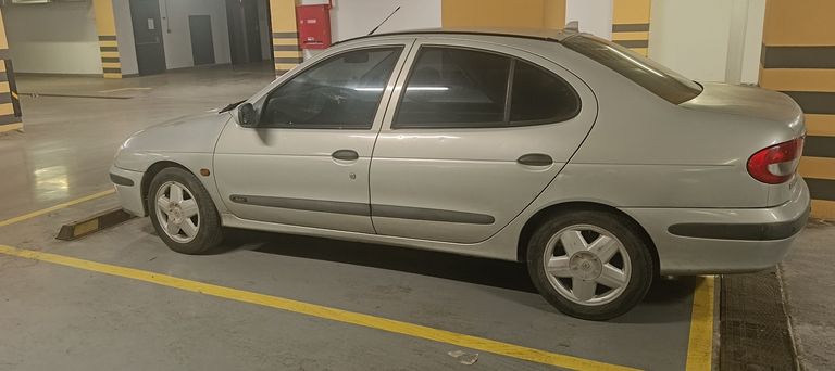 RENAULT MEGANE