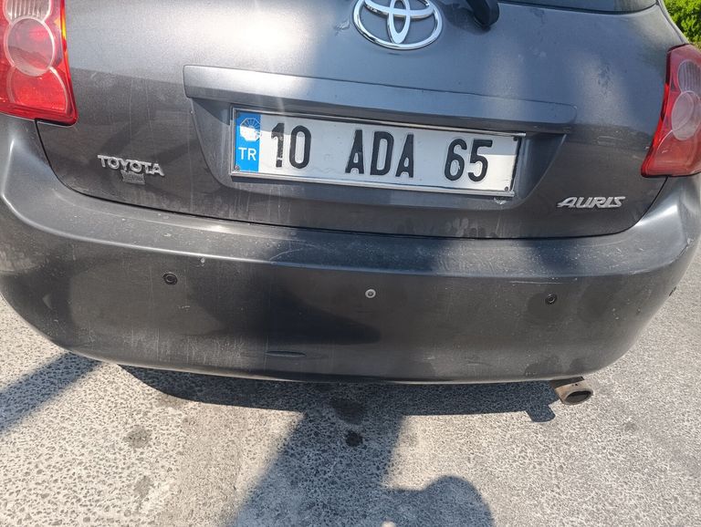 TOYOTA AURIS