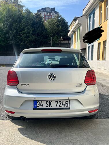 VOLKSWAGEN POLO