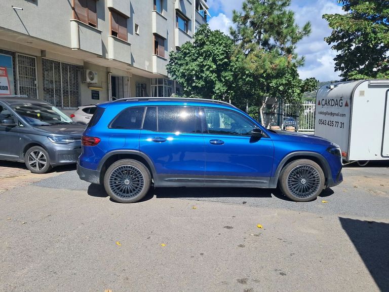 MERCEDES-BENZ EQB