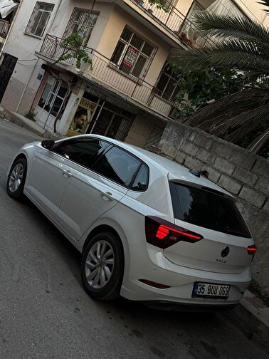 VOLKSWAGEN POLO