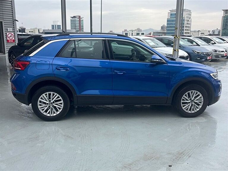 VOLKSWAGEN T-ROC