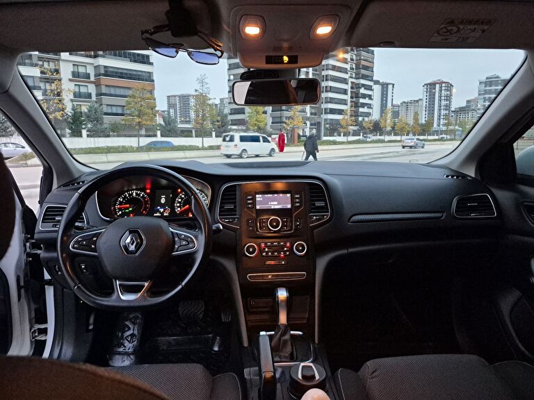 RENAULT MEGANE