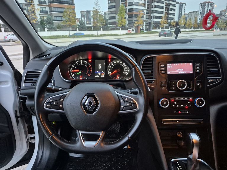 RENAULT MEGANE