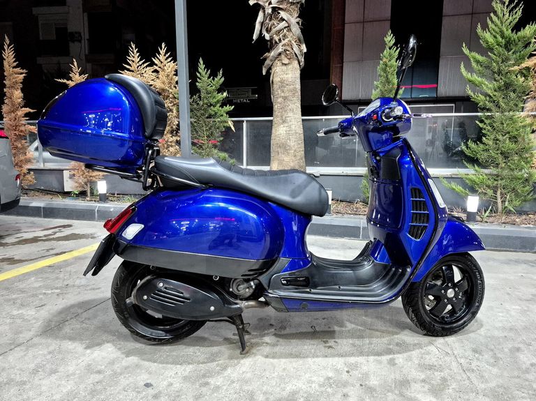 Piaggio Vespa Cosa