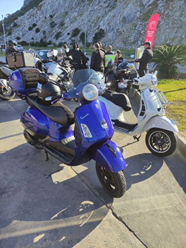 Piaggio Vespa Cosa