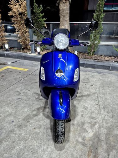 Piaggio Vespa Cosa