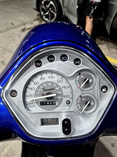 Piaggio Vespa Cosa