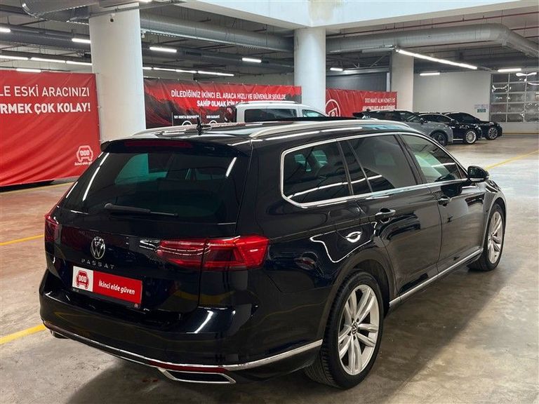 VOLKSWAGEN PASSAT VARIANT