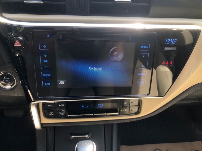 TOYOTA COROLLA