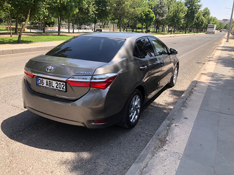 TOYOTA COROLLA