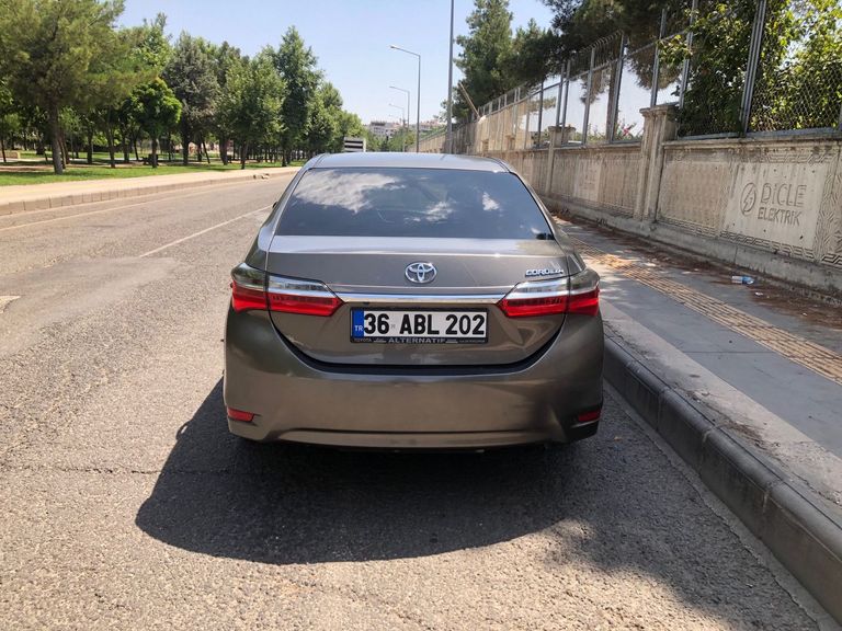 TOYOTA COROLLA