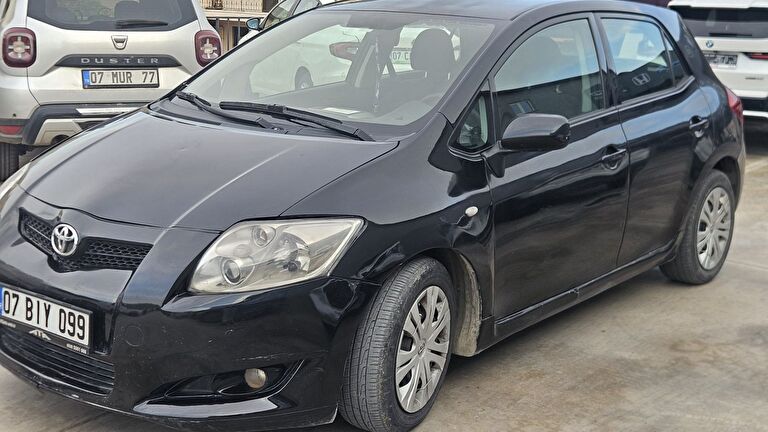 TOYOTA AURIS