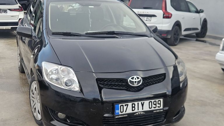 TOYOTA AURIS