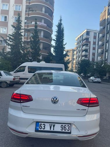 VOLKSWAGEN PASSAT