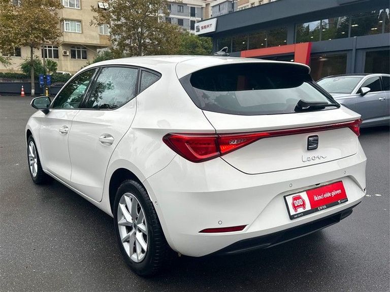 SEAT LEON