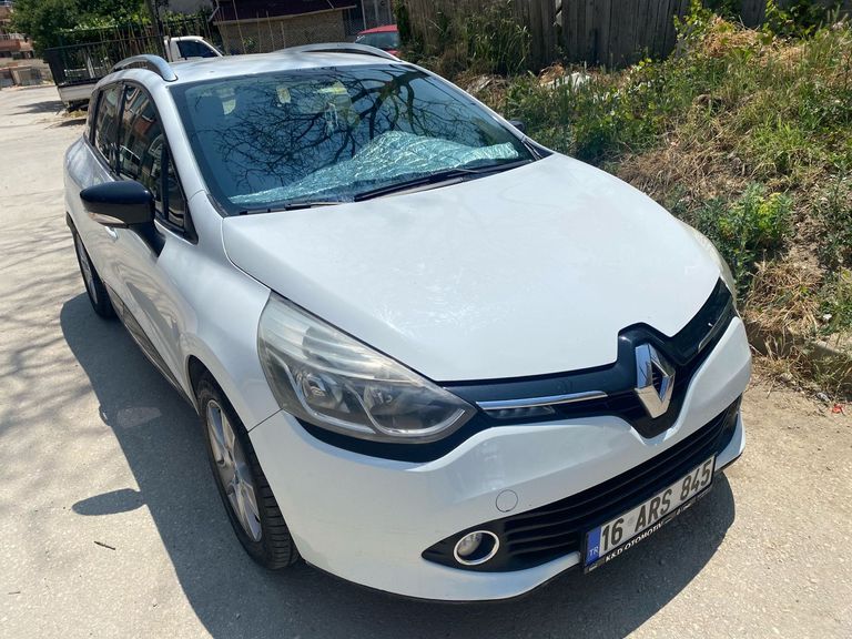 RENAULT CLIO SPORT TOURER