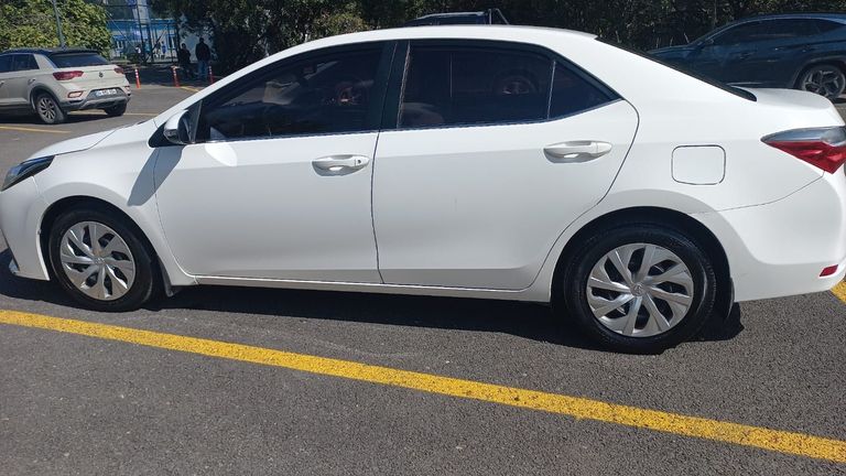 TOYOTA COROLLA
