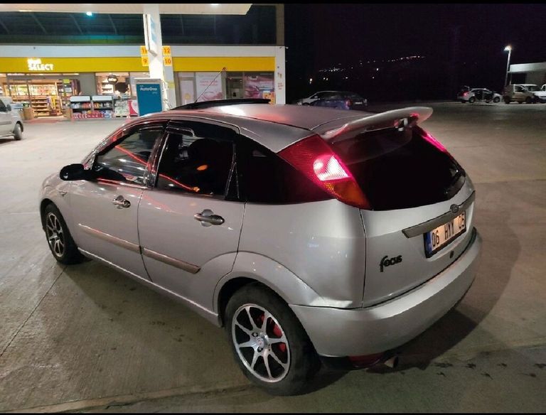 FORD FOCUS