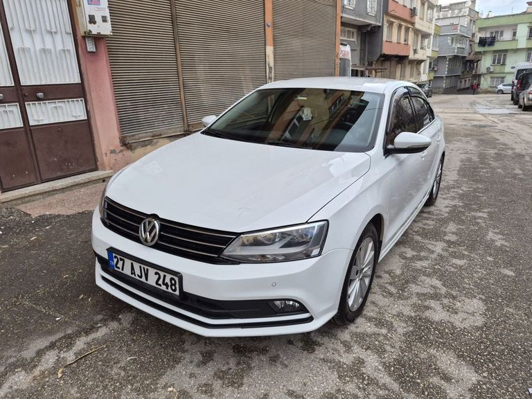 VOLKSWAGEN JETTA